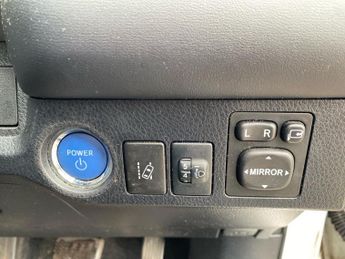 TOYOTA RAV4 2.5 Vvt-I Hybrid Icon Tech Tss 5Dr Cvt 2Wd
