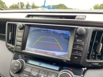 TOYOTA RAV4 2.5 Vvt-I Hybrid Icon Tech Tss 5Dr Cvt 2Wd