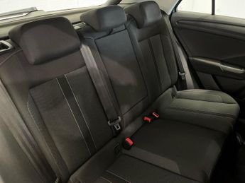 VOLKSWAGEN T-ROC 1.5 Tsi Life Suv 5Dr Petrol Dsg Euro 6 (S/S) (150 Ps)