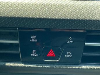 VOLKSWAGEN GOLF 2.0 Tdi R-Line Hatchback 5Dr Diesel Dsg Euro 6 (S/S) (150 Ps)