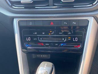 VOLKSWAGEN T-ROC 1.5 Tsi Match Suv 5Dr Petrol Dsg Euro 6 (S/S) (150 Ps)