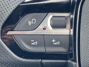 PEUGEOT 2008 100Kw Gt 50Kwh 5Dr Auto