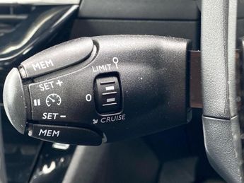 PEUGEOT 2008 100Kw Gt 50Kwh 5Dr Auto