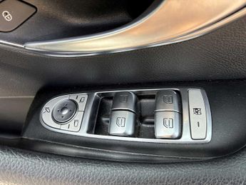 MERCEDES-BENZ E CLASS E220D 200 Amg Line Premium 5Dr 9G-Tronic
