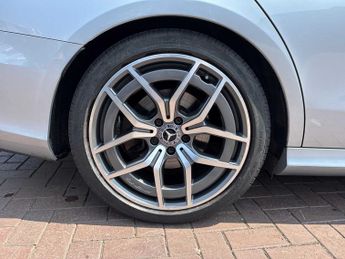 MERCEDES-BENZ E CLASS E220D 200 Amg Line Premium 5Dr 9G-Tronic