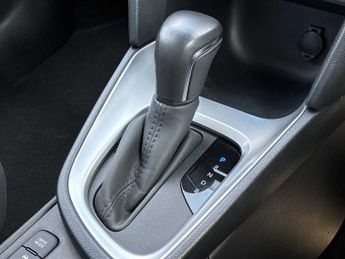 TOYOTA YARIS CROSS 1.5 Hybrid Design 5Dr Cvt