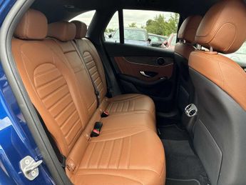 MERCEDES-BENZ GLC Glc 300 4Matic Amg Line Premium 5Dr 9G-Tronic