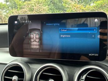 MERCEDES-BENZ GLC Glc 300 4Matic Amg Line Premium 5Dr 9G-Tronic