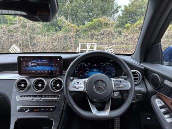 MERCEDES-BENZ GLC Glc 300 4Matic Amg Line Premium 5Dr 9G-Tronic