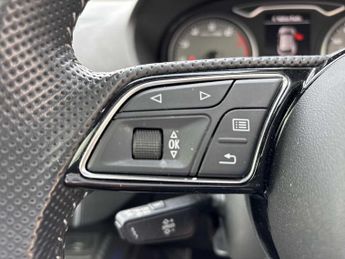AUDI Q2 Sq2 Quattro Black Edition 5Dr S Tronic