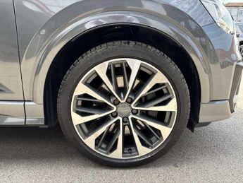 AUDI Q2 Sq2 Quattro Black Edition 5Dr S Tronic