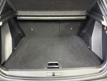 PEUGEOT 2008 1.2 Gt Suv 5Dr Petrol Hybrid E-Dsc6 Euro 6 (S/S) (136 Ps)