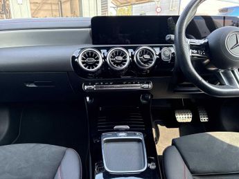 MERCEDES-BENZ CLA Cla 250E Amg Line Premium 5Dr Tip Auto