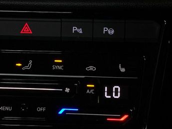 VOLKSWAGEN T-ROC 1.5 Tsi R-Line Suv 5Dr Petrol Dsg Euro 6 (S/S) (150 Ps)