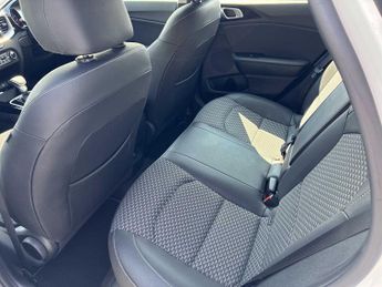 KIA XCEED 1.0T Gdi Isg 113 Pure 5Dr Dct