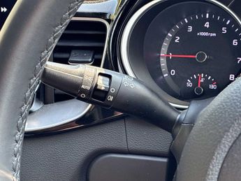 KIA XCEED 1.0T Gdi Isg 113 Pure 5Dr Dct