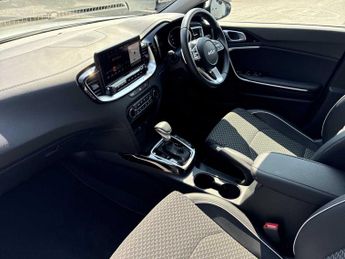 KIA XCEED 1.0T Gdi Isg 113 Pure 5Dr Dct