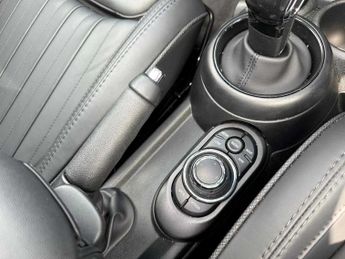 MINI HATCHBACK 1.5 Cooper Exclusive 5Dr Auto