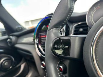MINI HATCHBACK 1.5 Cooper Exclusive 5Dr Auto