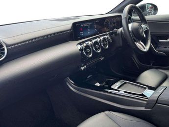 MERCEDES-BENZ CLA Cla 180 Sport Executive 5Dr Tip Auto