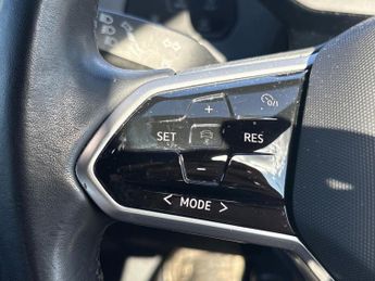VOLKSWAGEN ID.3 Id.3 Life Pro Performance 204Ps 1-Speed Automatic 5 Door