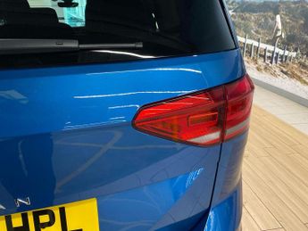 VOLKSWAGEN TOURAN 1.5 Tsi Evo Se Family Mpv 5Dr Petrol Dsg Euro 6 (S/S) (150 Ps)