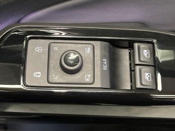 VOLKSWAGEN ID.4 Pro 77Kwh Style Suv 5Dr Electric Auto (286 Ps)
