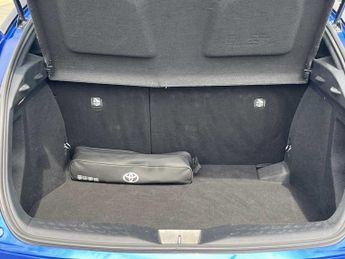 TOYOTA C-HR 1.8 Hybrid Icon 5Dr Cvt