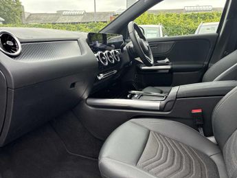 MERCEDES-BENZ GLA Gla 200D Sport Executive 5Dr Auto