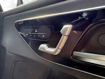 MERCEDES-BENZ CLE Cle 300 4Matic Amg Line Premium 2Dr 9G-Tronic