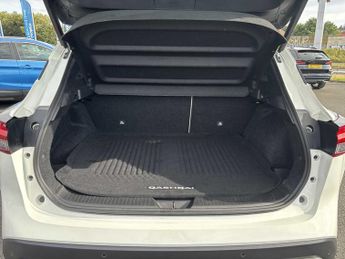NISSAN QASHQAI 1.3 Dig-T Mh 158 Tekna 5Dr Xtronic