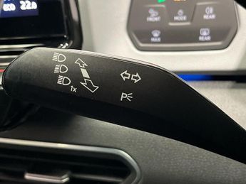 VOLKSWAGEN ID.3 Pro Performance 58Kwh Family Hatchback 5Dr Electric Auto (204 Ps