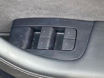 TESLA MODEL 3 Standard Plus 4Dr Auto