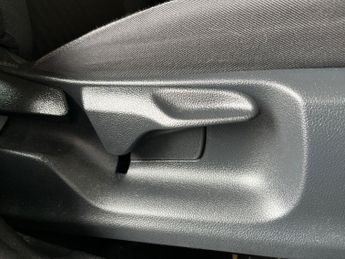 TOYOTA YARIS 1.5 Vvt-H Icon Hatchback 5Dr Petrol Hybrid E-Cvt Euro 6 (S/S) (1
