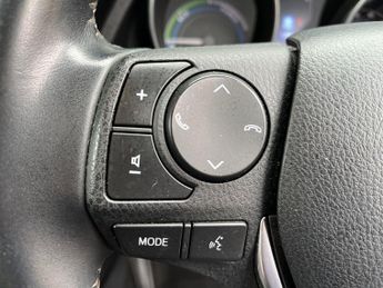 TOYOTA AURIS 1.8 Vvt-H Design Hatchback 5Dr Petrol Hybrid Cvt Euro 6 (S/S) (S