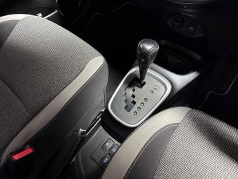 TOYOTA YARIS 1.5 Vvt-H Y20 Hatchback 5Dr Petrol Hybrid E-Cvt Euro 6 (S/S) (10