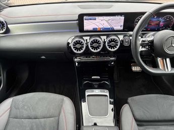 MERCEDES-BENZ CLA Cla 180 Amg Line Premium 4Dr Tip Auto