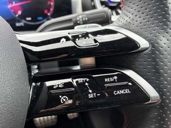 MERCEDES-BENZ CLA Cla 180 Amg Line Premium 4Dr Tip Auto