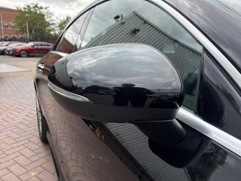 MERCEDES-BENZ CLA Cla 180 Amg Line Premium 4Dr Tip Auto