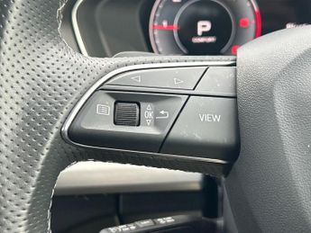 AUDI Q5 2.0 Tdi 40 S Line Suv 5Dr Diesel S Tronic Quattro Euro 6 (S/S) (