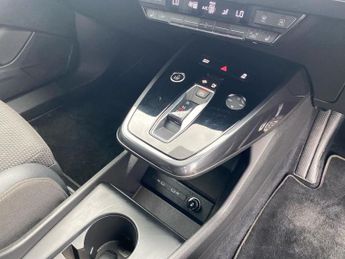 AUDI Q4 40 S Line Suv 5Dr Electric Auto 82Kwh (204 Ps)