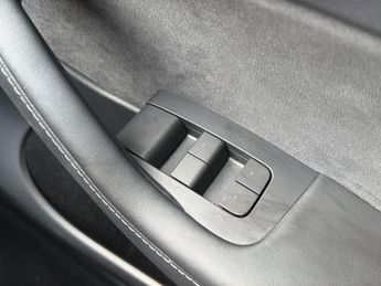 TESLA MODEL Y (Dual Motor) Long Range Suv 5Dr Electric Auto 4Wde (384 Bhp)