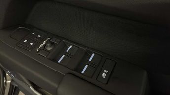 LAND ROVER DEFENDER 3.0 D250 X-Dynamic Se 110 5Dr Auto