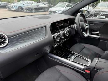 MERCEDES-BENZ EQA Eqa 300 4M 168Kw Amg Line Executive 70.5Kwh 5Dr At