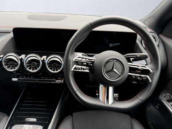 MERCEDES-BENZ EQA Eqa 300 4M 168Kw Amg Line Executive 70.5Kwh 5Dr At
