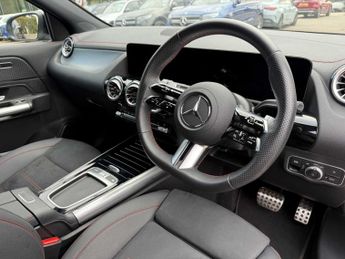 MERCEDES-BENZ EQA Eqa 300 4M 168Kw Amg Line Executive 70.5Kwh 5Dr At