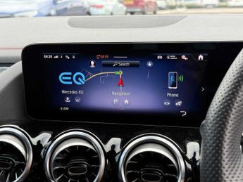 MERCEDES-BENZ EQA Eqa 300 4M 168Kw Amg Line Executive 70.5Kwh 5Dr At