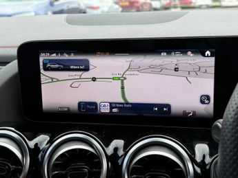 MERCEDES-BENZ EQA Eqa 300 4M 168Kw Amg Line Executive 70.5Kwh 5Dr At