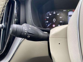 VOLVO XC60 2.0 B4D Momentum 5Dr Geartronic