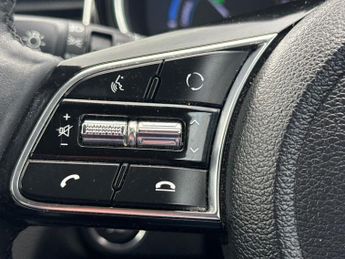 KIA XCEED Xceed 1.6 Gdi Phev 3 5Dr Dct Hatchback